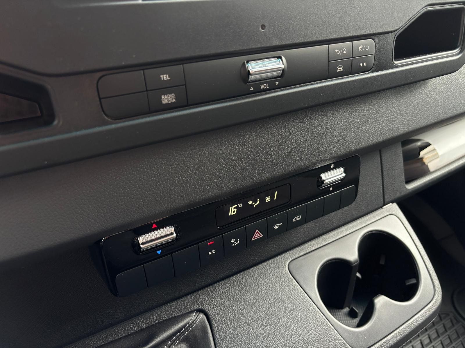 Fahrzeugabbildung Mercedes-Benz Sprinter 519 CDI lang 4325 AHK 3,5t+SHZ+MBUX+AC