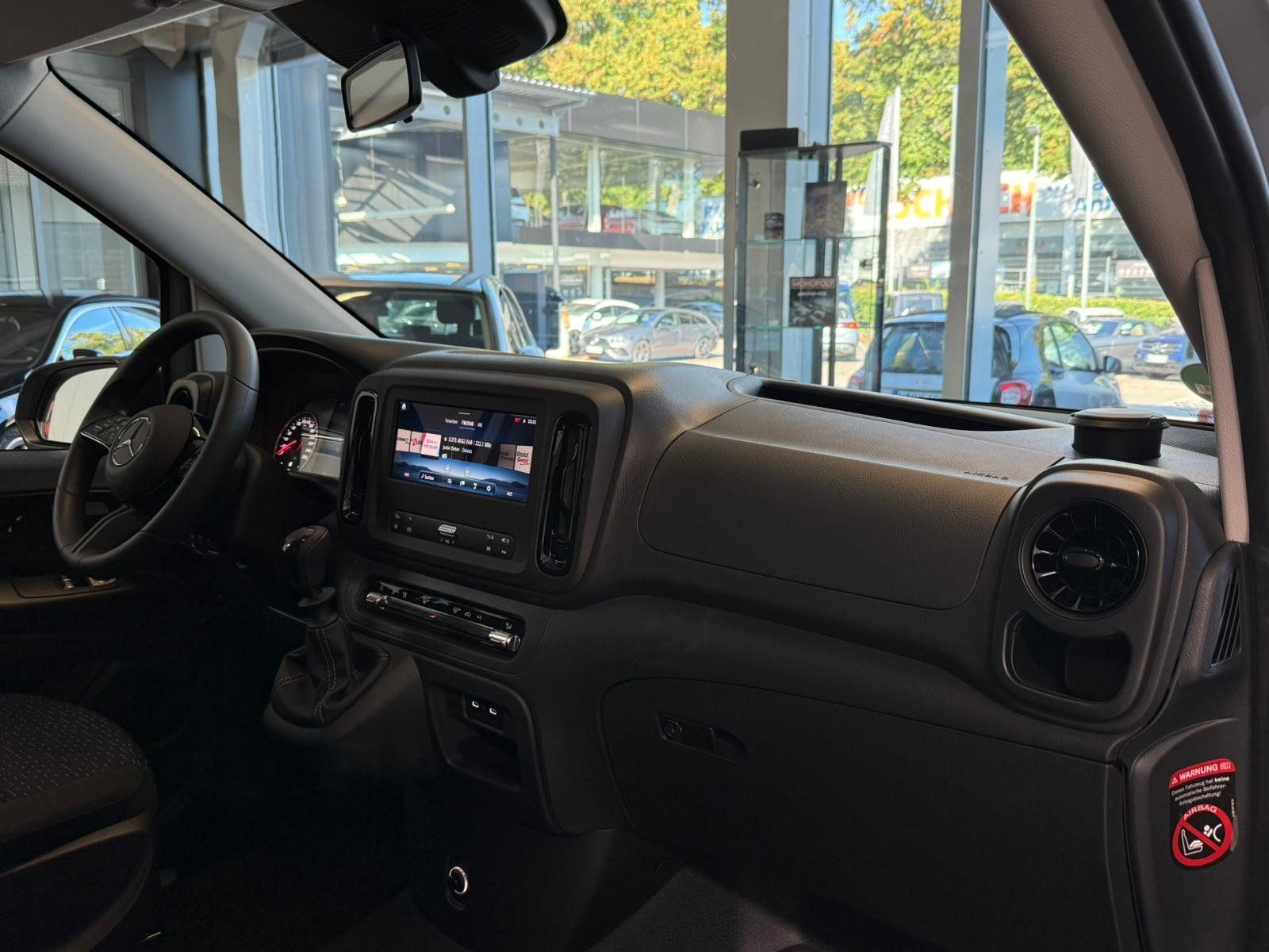 Fahrzeugabbildung Mercedes-Benz Vito 110 KA Kompakt FACELIFT+FLÜGEL270°+MBUX+PTS