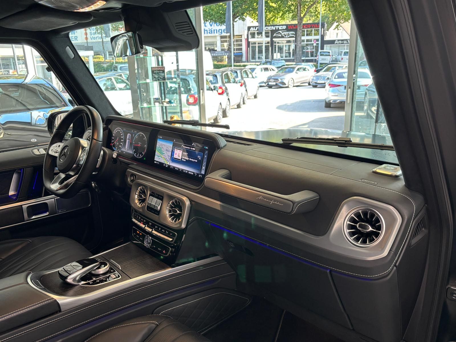 Fahrzeugabbildung Mercedes-Benz G 400d AMG+DISTR+STDHZ+AHK+MBEAM+BURMES+NIGHT II