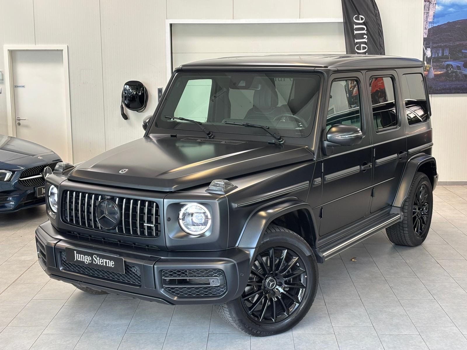 Fahrzeugabbildung Mercedes-Benz G 400d AMG+DISTR+STDHZ+AHK+MBEAM+BURMES+NIGHT II