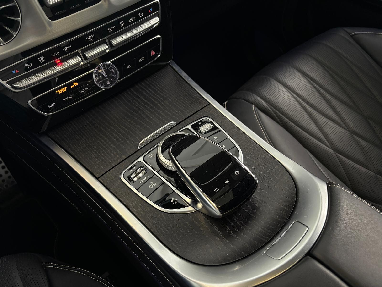 Fahrzeugabbildung Mercedes-Benz G 400d AMG+DISTR+STDHZ+AHK+MBEAM+BURMES+NIGHT II