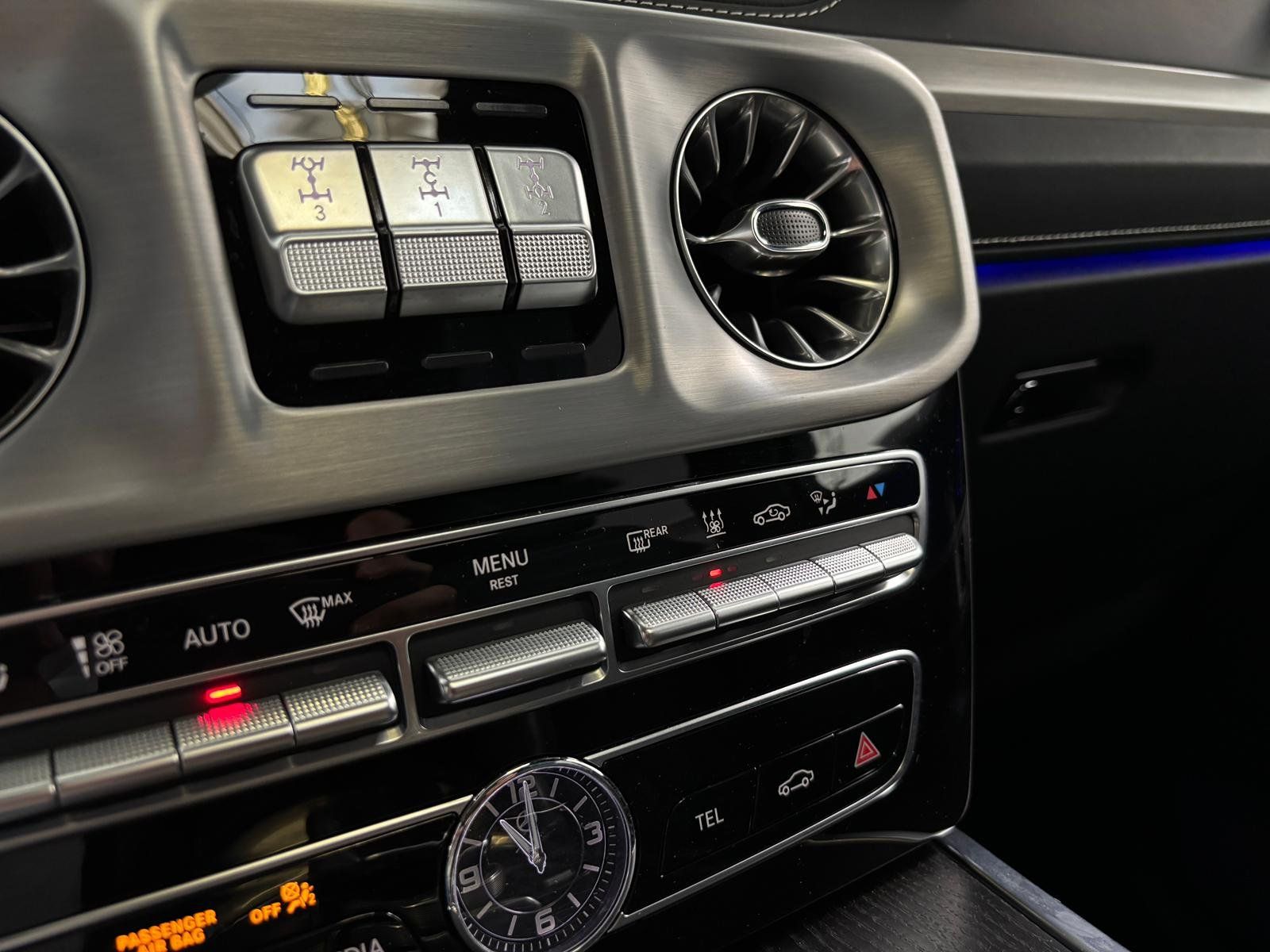 Fahrzeugabbildung Mercedes-Benz G 400d AMG+DISTR+STDHZ+AHK+MBEAM+BURMES+NIGHT II