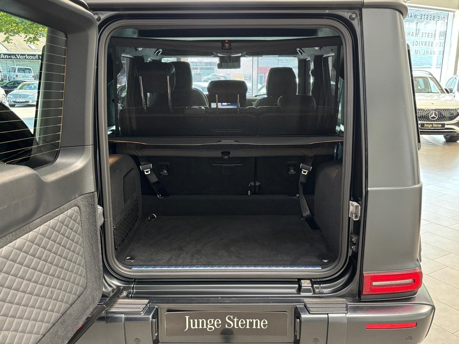 Fahrzeugabbildung Mercedes-Benz G 400d AMG+DISTR+STDHZ+AHK+MBEAM+BURMES+NIGHT II