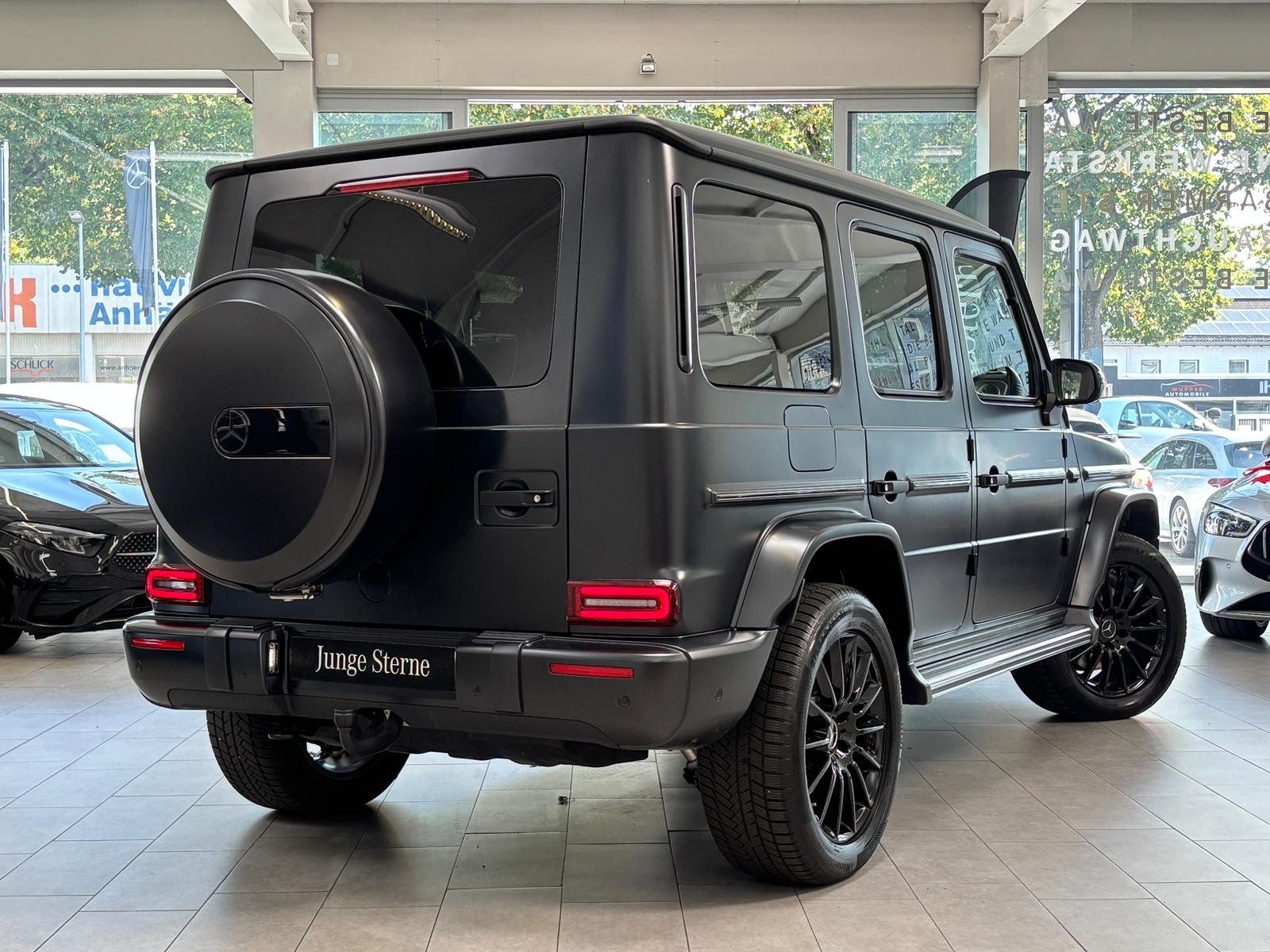 Fahrzeugabbildung Mercedes-Benz G 400d AMG+DISTR+STDHZ+AHK+MBEAM+BURMES+NIGHT II