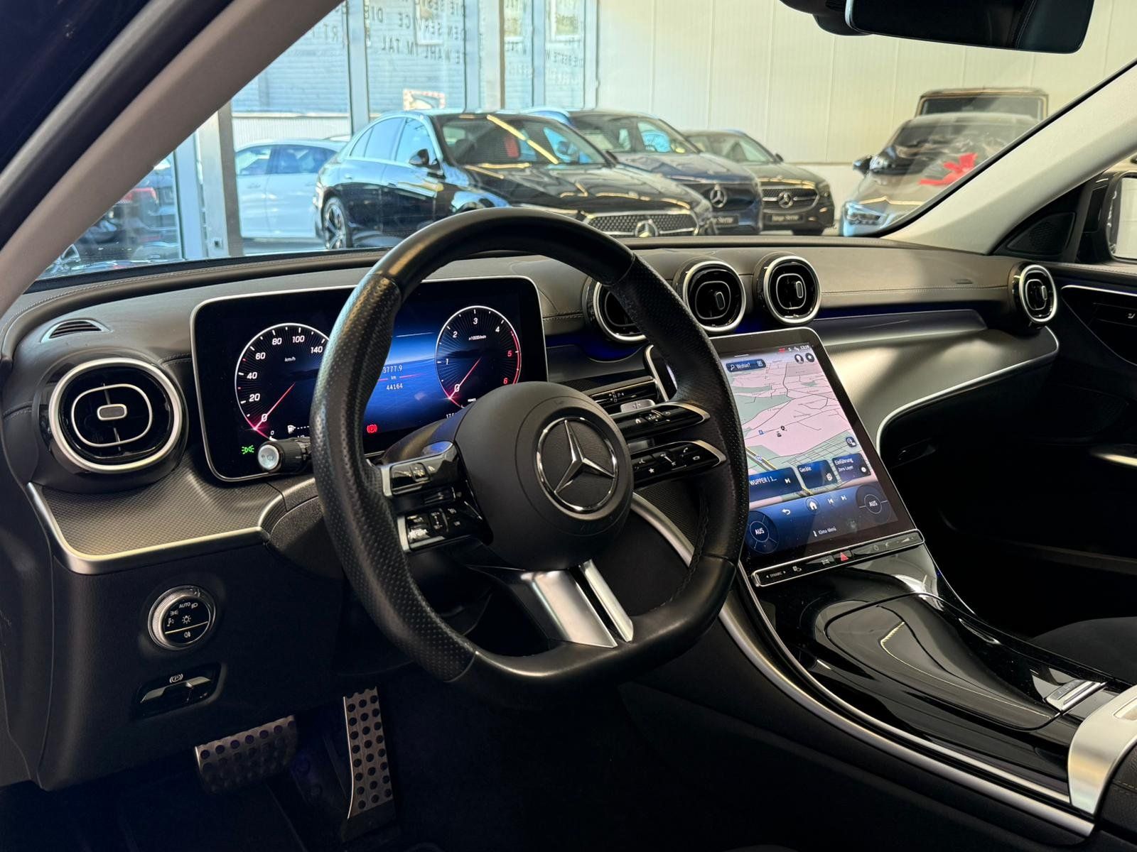Fahrzeugabbildung Mercedes-Benz C 220d T AMG PANO+NIGHT+AHK+KAMERA+TOTW+LED+DAB