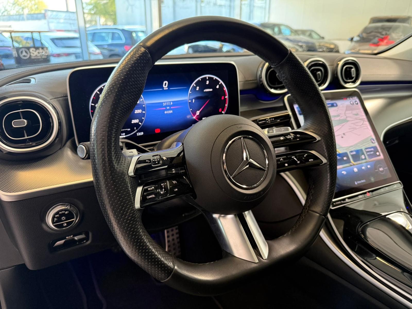 Fahrzeugabbildung Mercedes-Benz C 220d T AMG PANO+NIGHT+AHK+KAMERA+TOTW+LED+DAB