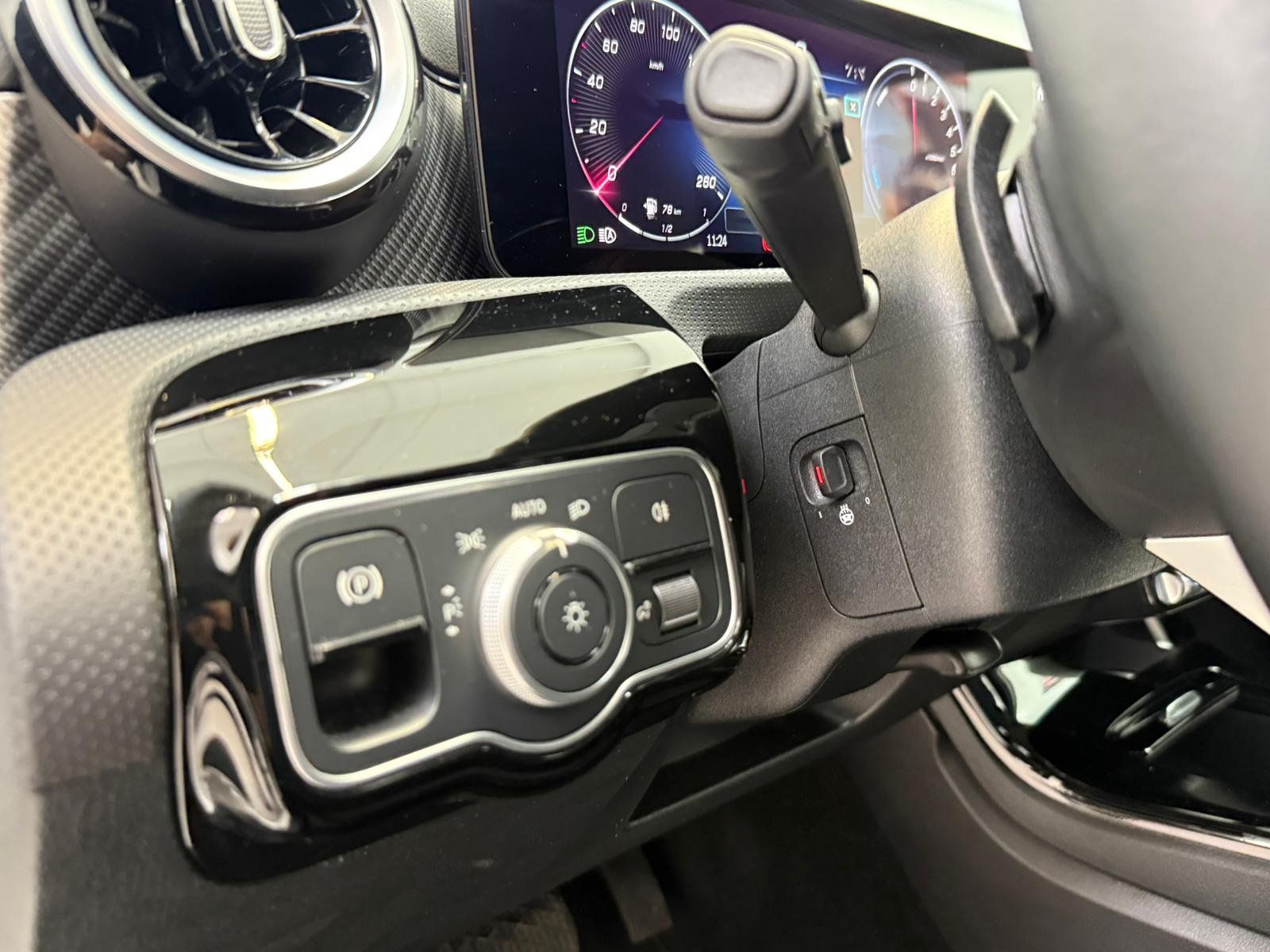 Fahrzeugabbildung Mercedes-Benz A 250e Progressive CARPLAY+360°+NAVI+TOTW+LED