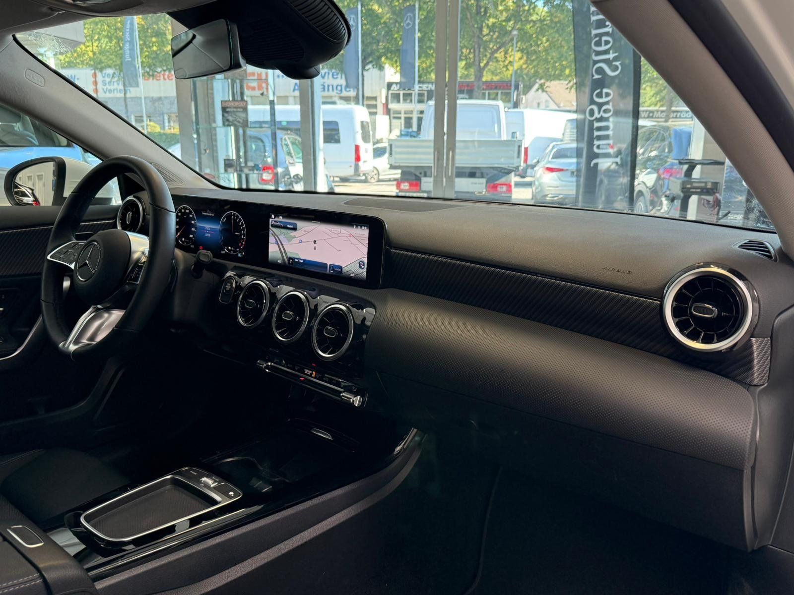 Fahrzeugabbildung Mercedes-Benz A 250e Progressive CARPLAY+360°+NAVI+TOTW+LED