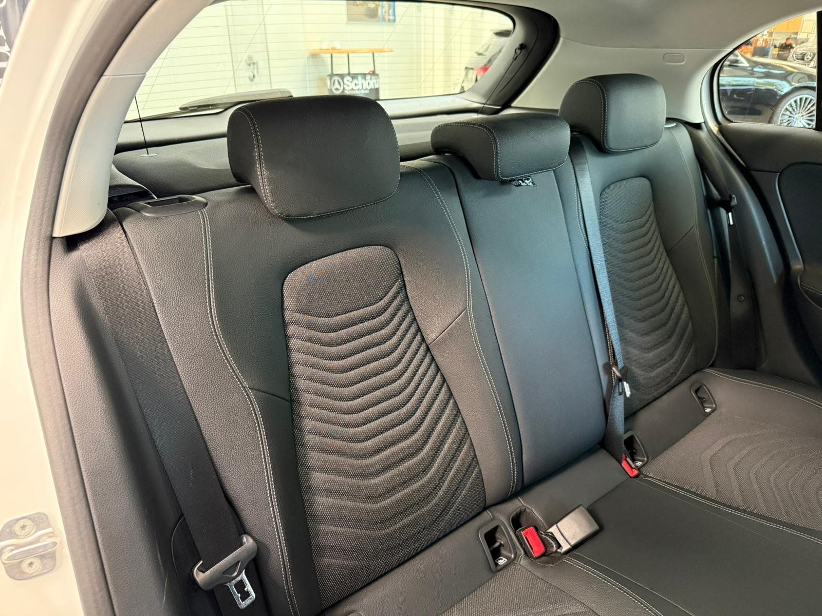 Fahrzeugabbildung Mercedes-Benz A 250e Progressive CARPLAY+360°+NAVI+TOTW+LED
