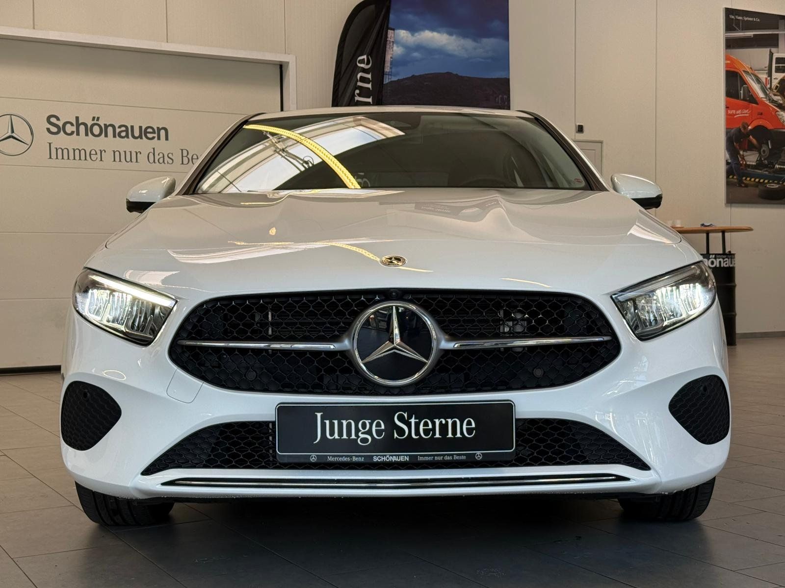 Fahrzeugabbildung Mercedes-Benz A 250e Progressive CARPLAY+360°+NAVI+TOTW+LED
