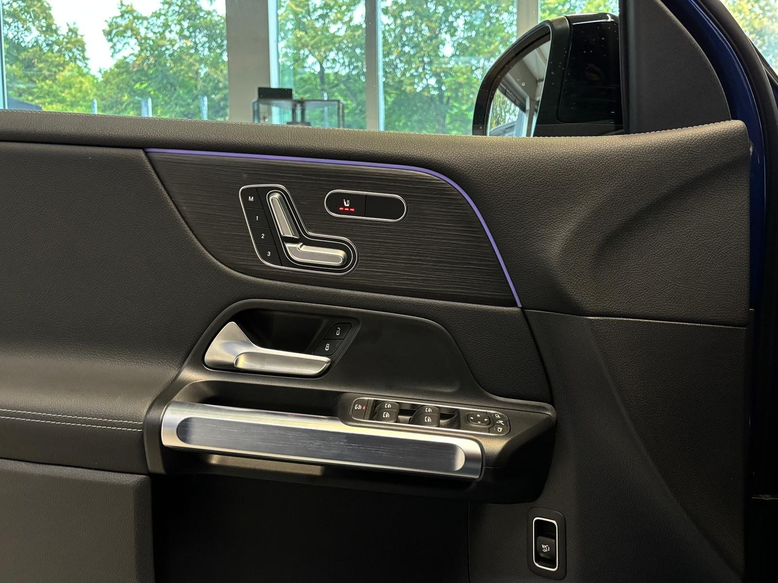 Fahrzeugabbildung Mercedes-Benz EQB 350 4M AMG DISTR+PANO+HUD+BURMES+AHK+MEMORY