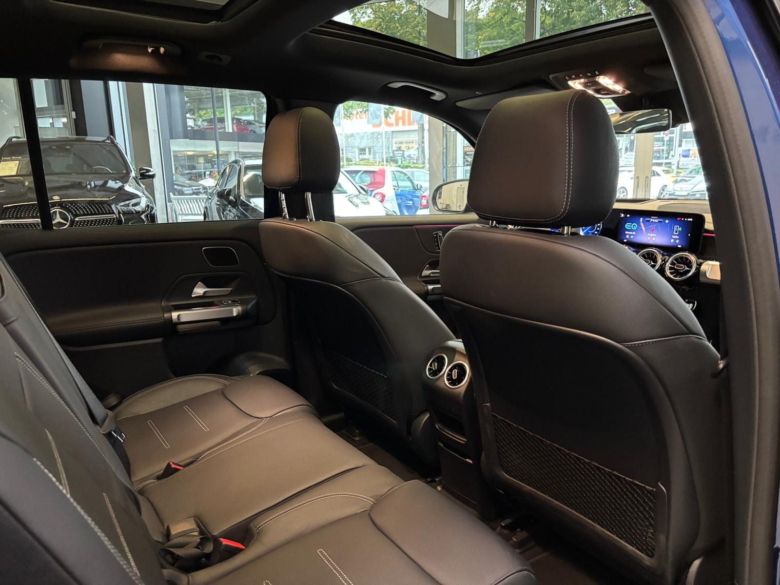 Fahrzeugabbildung Mercedes-Benz EQB 350 4M AMG DISTR+PANO+HUD+BURMES+AHK+MEMORY