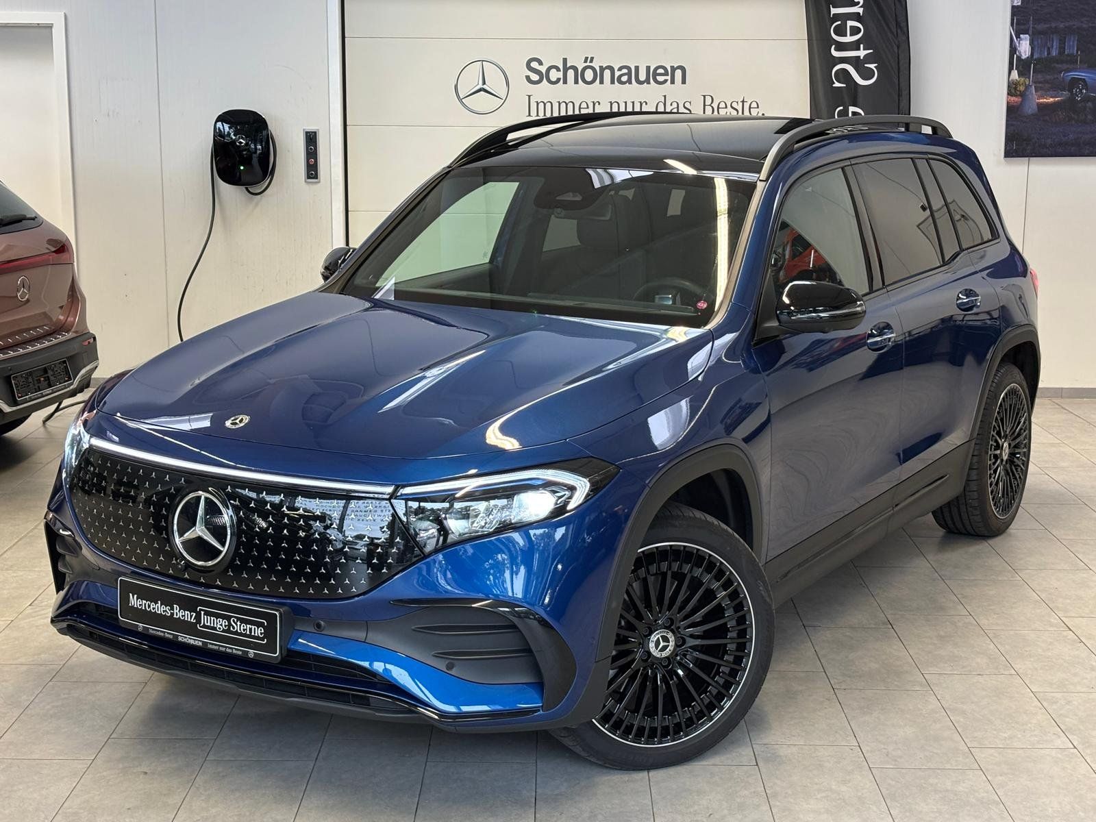 Fahrzeugabbildung Mercedes-Benz EQB 350 4M AMG DISTR+PANO+HUD+BURMES+AHK+MEMORY