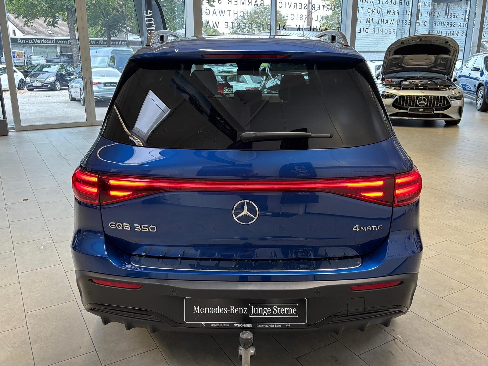 Fahrzeugabbildung Mercedes-Benz EQB 350 4M AMG DISTR+PANO+HUD+BURMES+AHK+MEMORY