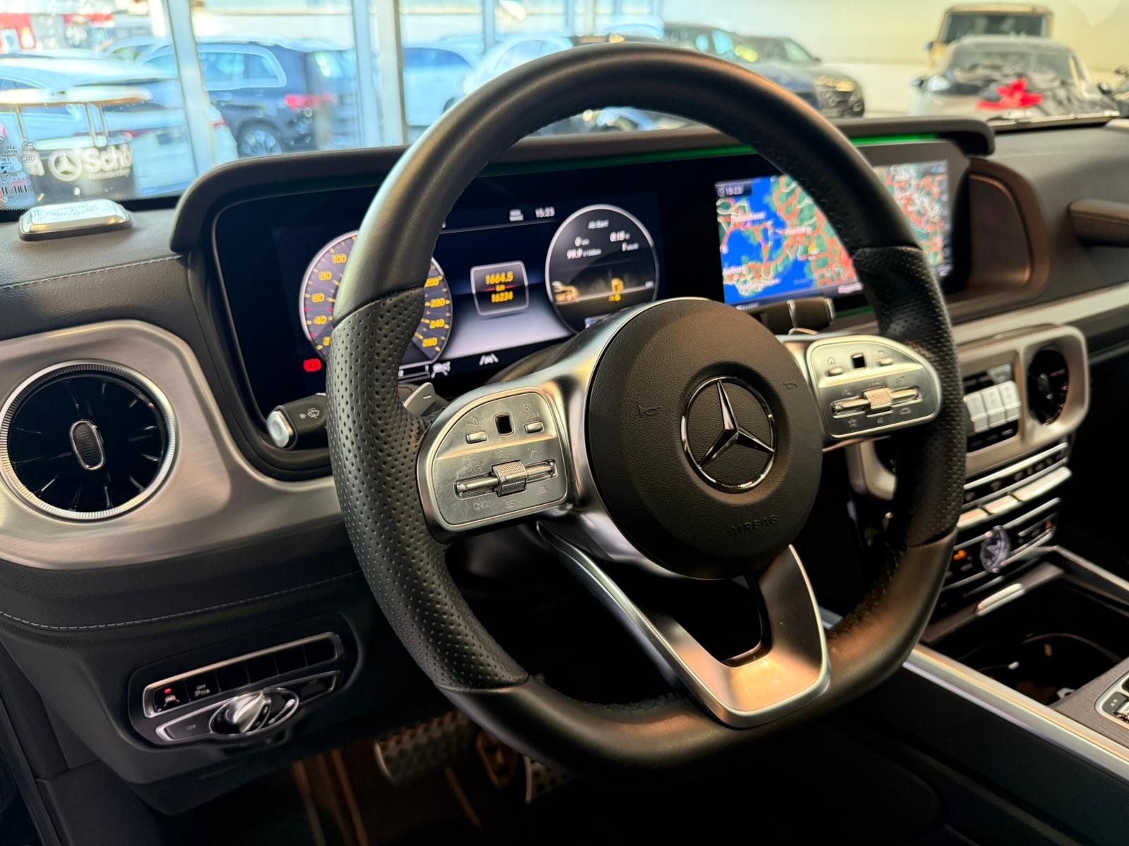 Fahrzeugabbildung Mercedes-Benz G 500 AMG+STDHZ+DISTR+COMAND+AHK+BURM+MBEAM+360°