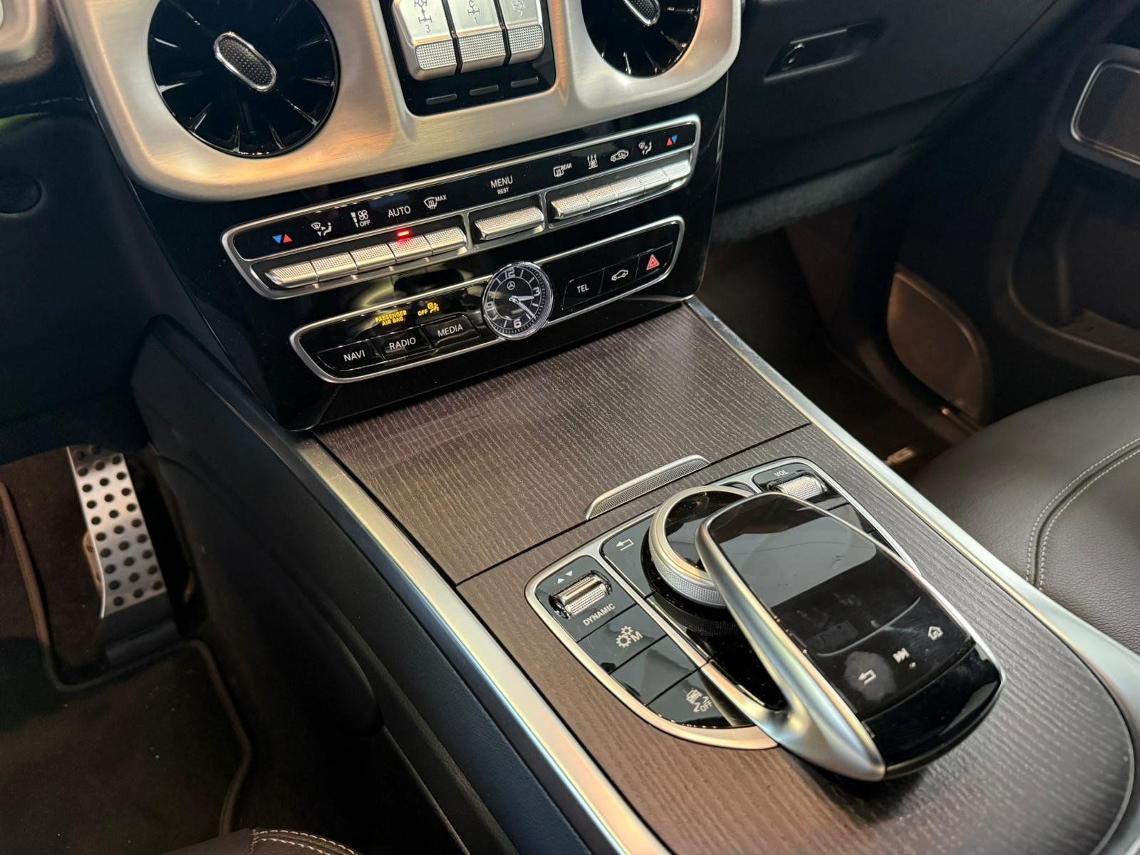 Fahrzeugabbildung Mercedes-Benz G 500 AMG+STDHZ+DISTR+COMAND+AHK+BURM+MBEAM+360°