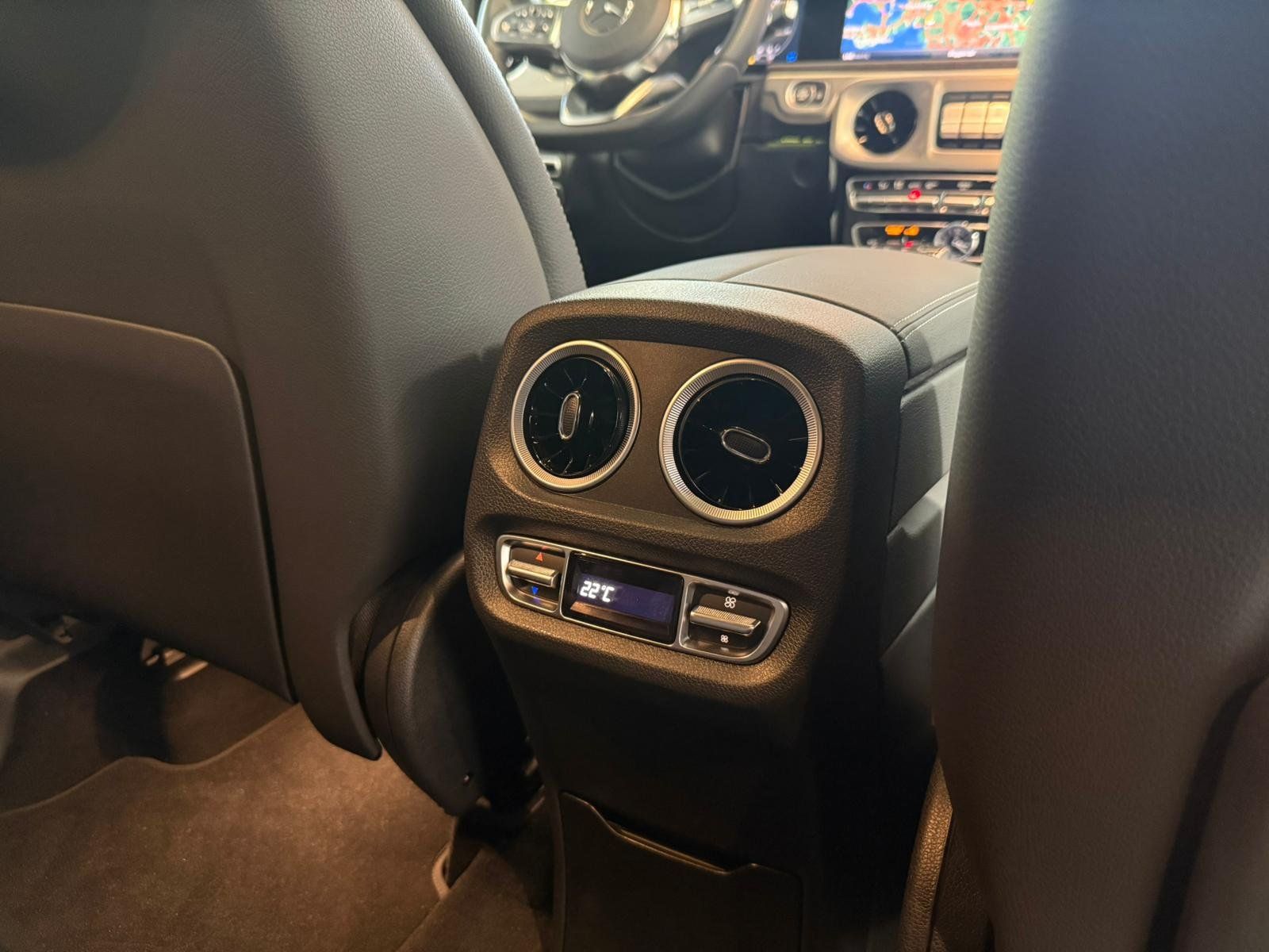 Fahrzeugabbildung Mercedes-Benz G 500 AMG+STDHZ+DISTR+COMAND+AHK+BURM+MBEAM+360°