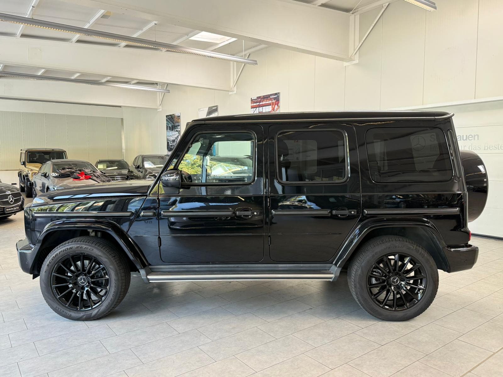 Fahrzeugabbildung Mercedes-Benz G 500 AMG+STDHZ+DISTR+COMAND+AHK+BURM+MBEAM+360°