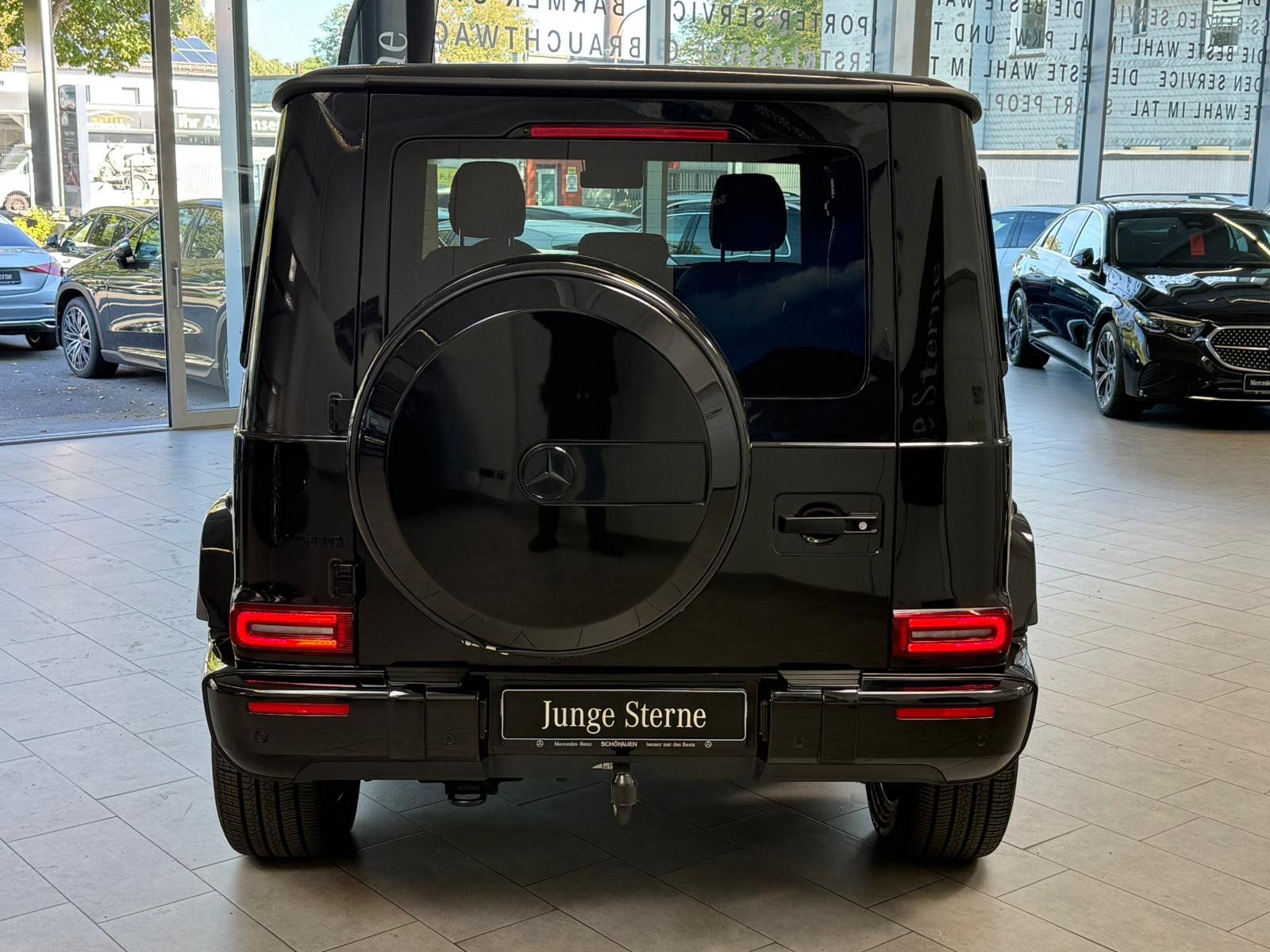 Fahrzeugabbildung Mercedes-Benz G 500 AMG+STDHZ+DISTR+COMAND+AHK+BURM+MBEAM+360°