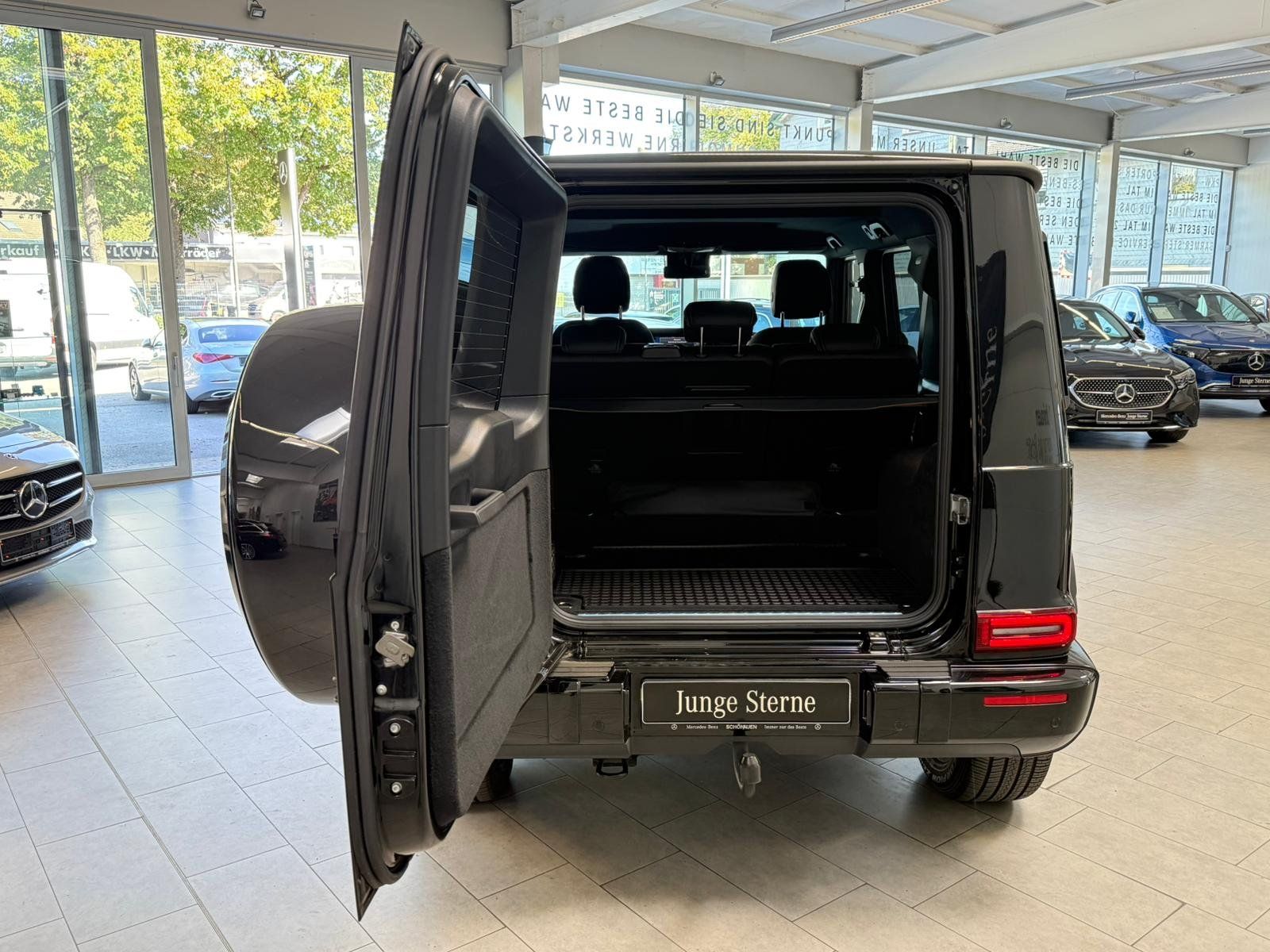 Fahrzeugabbildung Mercedes-Benz G 500 AMG+STDHZ+DISTR+COMAND+AHK+BURM+MBEAM+360°