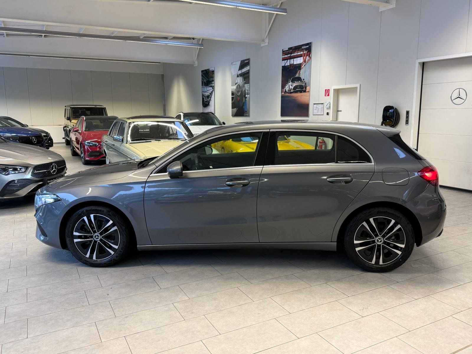 Fahrzeugabbildung Mercedes-Benz A 180 Kompaktlimousine PROGRESSIVE ADV.+VOLLDIGI