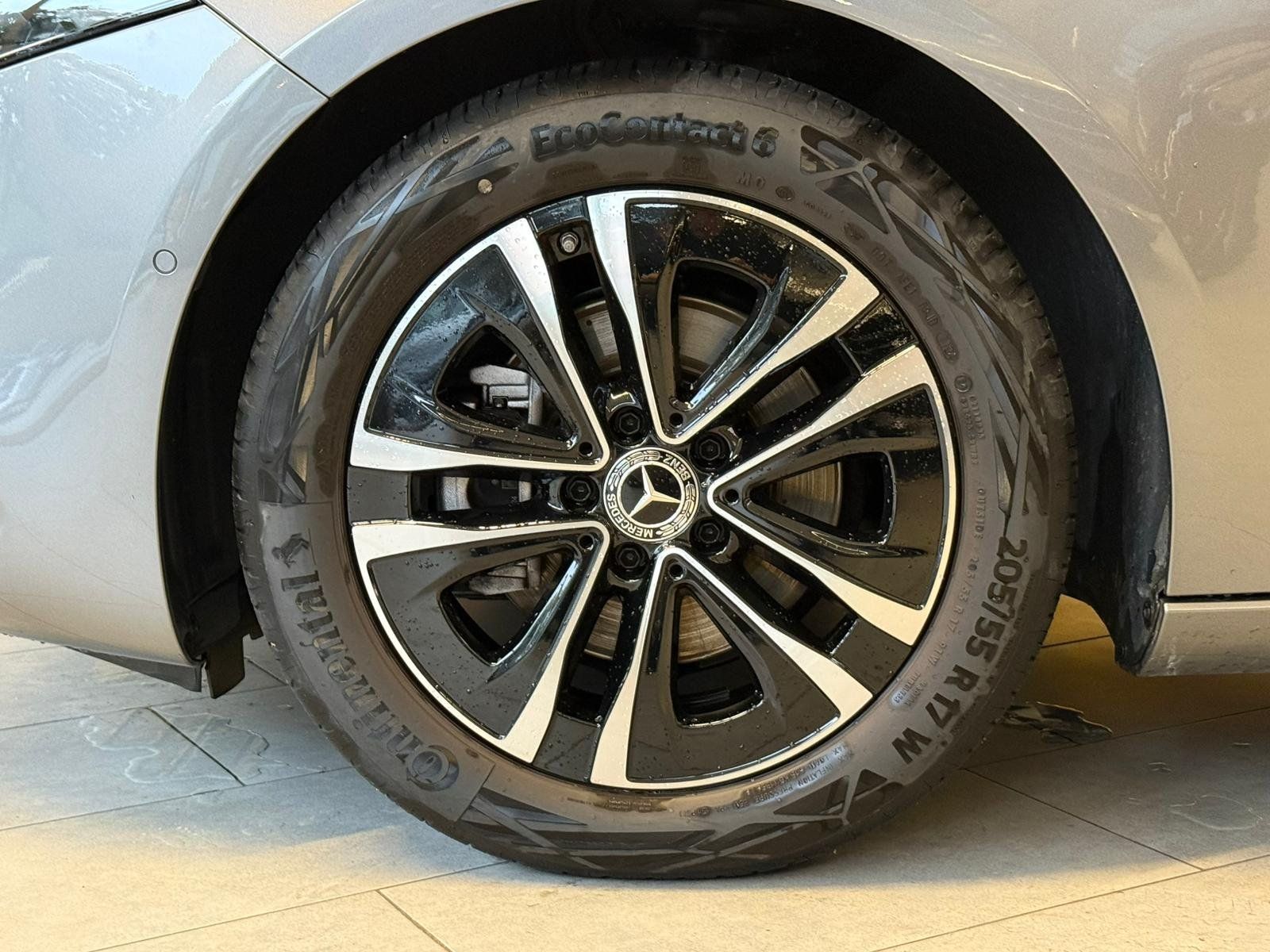 Fahrzeugabbildung Mercedes-Benz A 180 Kompaktlimousine PROGRESSIVE ADV.+VOLLDIGI