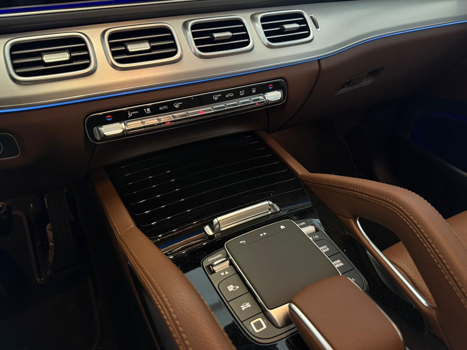 Fahrzeugabbildung Mercedes-Benz GLE 350 de 4M PANO+AHK+FONDAIRBAGS+MULTIBEAM