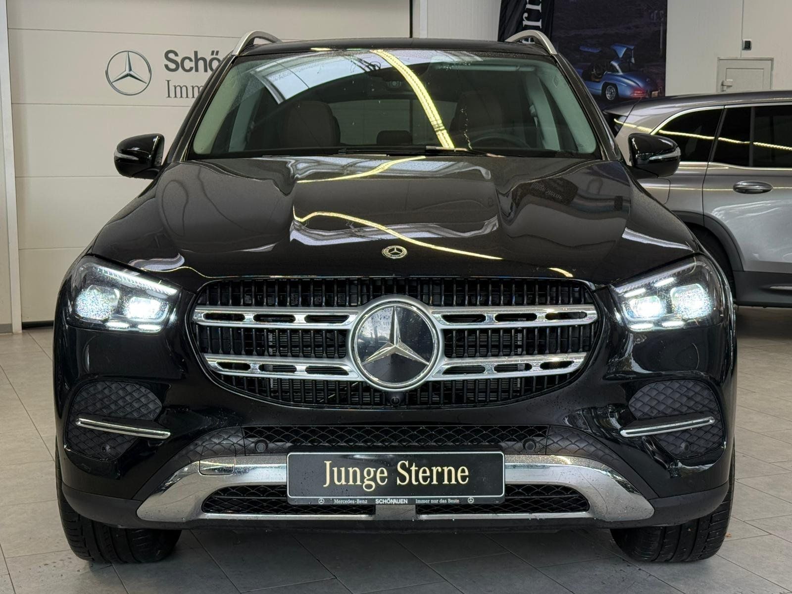 Fahrzeugabbildung Mercedes-Benz GLE 350 de 4M PANO+AHK+FONDAIRBAGS+MULTIBEAM