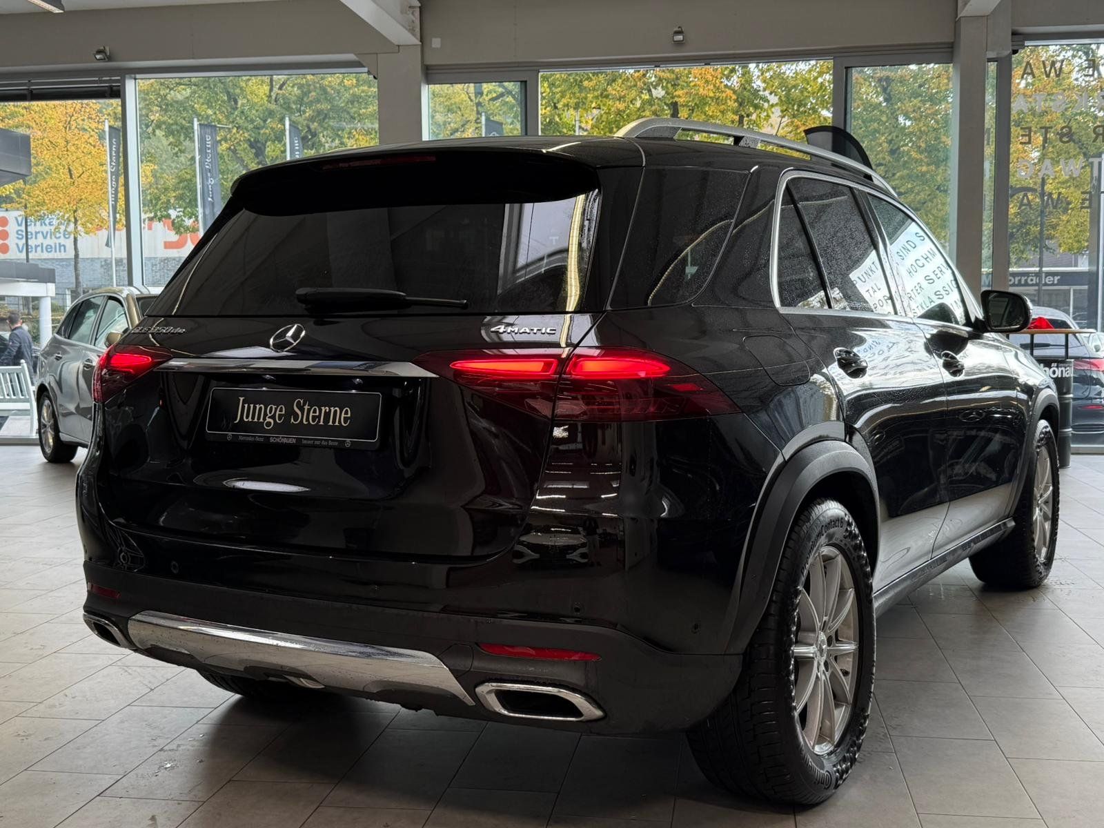 Fahrzeugabbildung Mercedes-Benz GLE 350 de 4M PANO+AHK+FONDAIRBAGS+MULTIBEAM