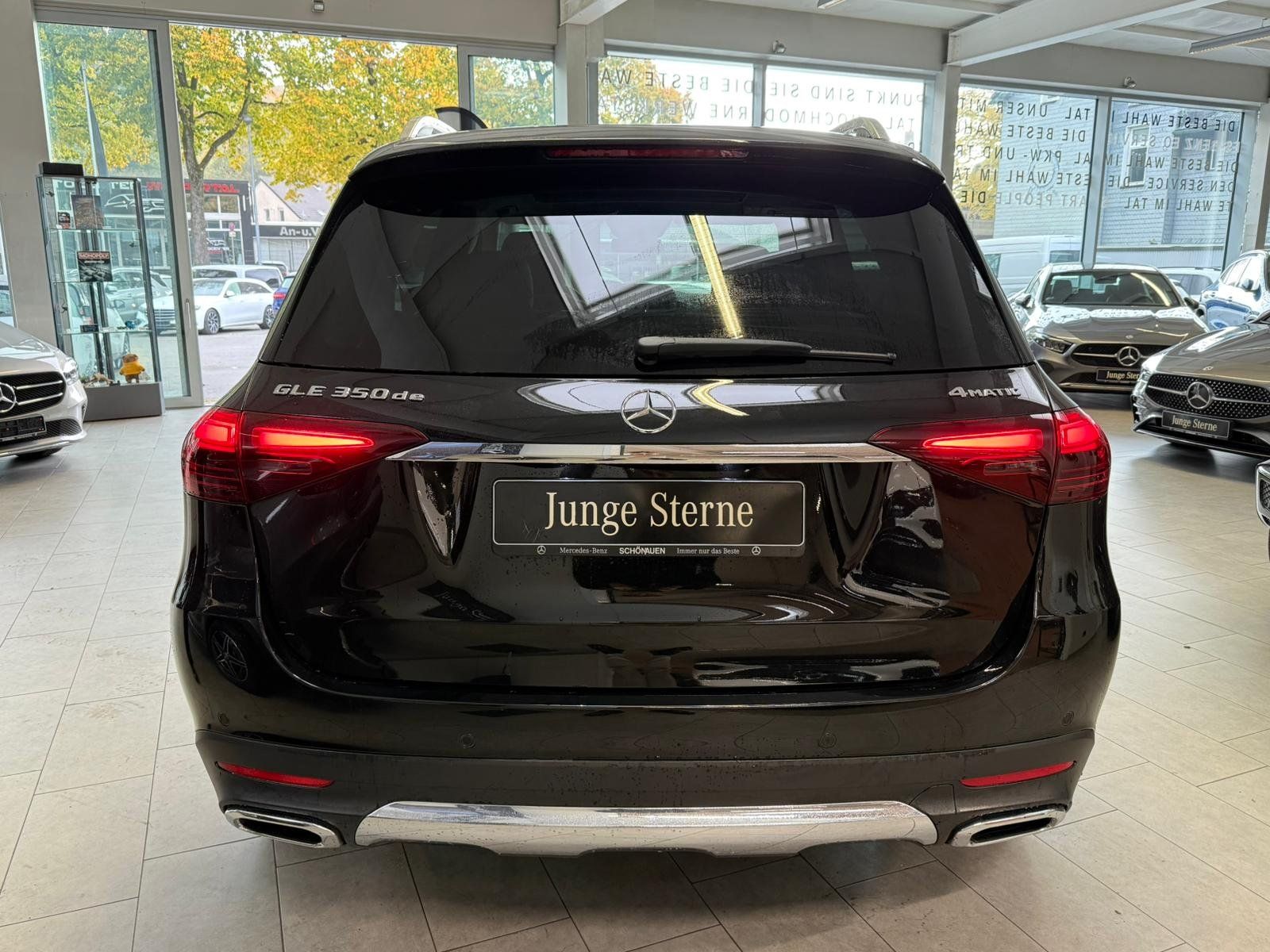 Fahrzeugabbildung Mercedes-Benz GLE 350 de 4M PANO+AHK+FONDAIRBAGS+MULTIBEAM