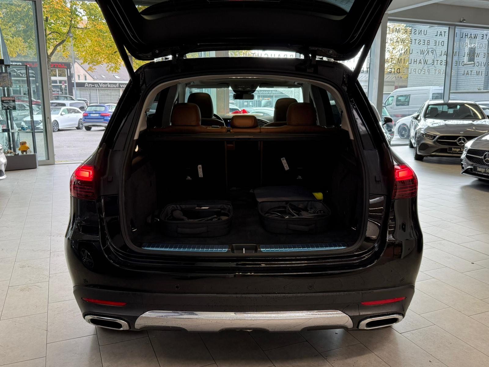 Fahrzeugabbildung Mercedes-Benz GLE 350 de 4M PANO+AHK+FONDAIRBAGS+MULTIBEAM