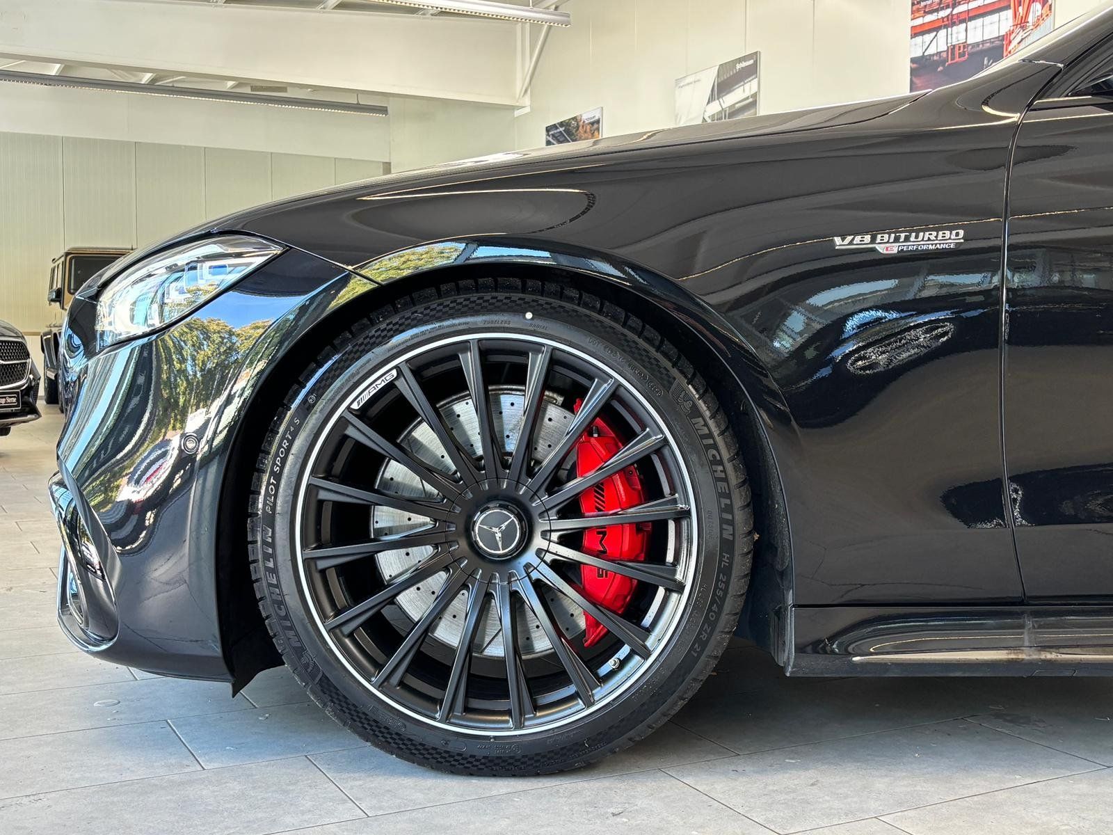 Fahrzeugabbildung Mercedes-Benz AMG S 63 E Perf. DRIVERS+PANO+HUD+DIGITAL+DISTR