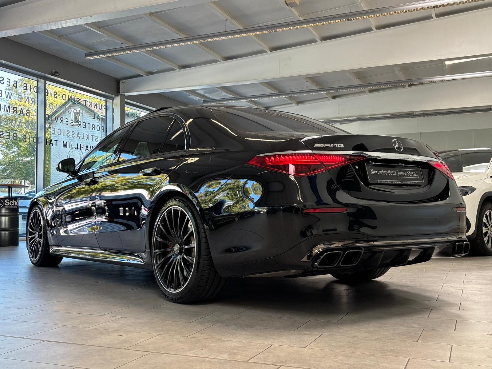 Fahrzeugabbildung Mercedes-Benz AMG S 63 E Perf. DRIVERS+PANO+HUD+DIGITAL+DISTR