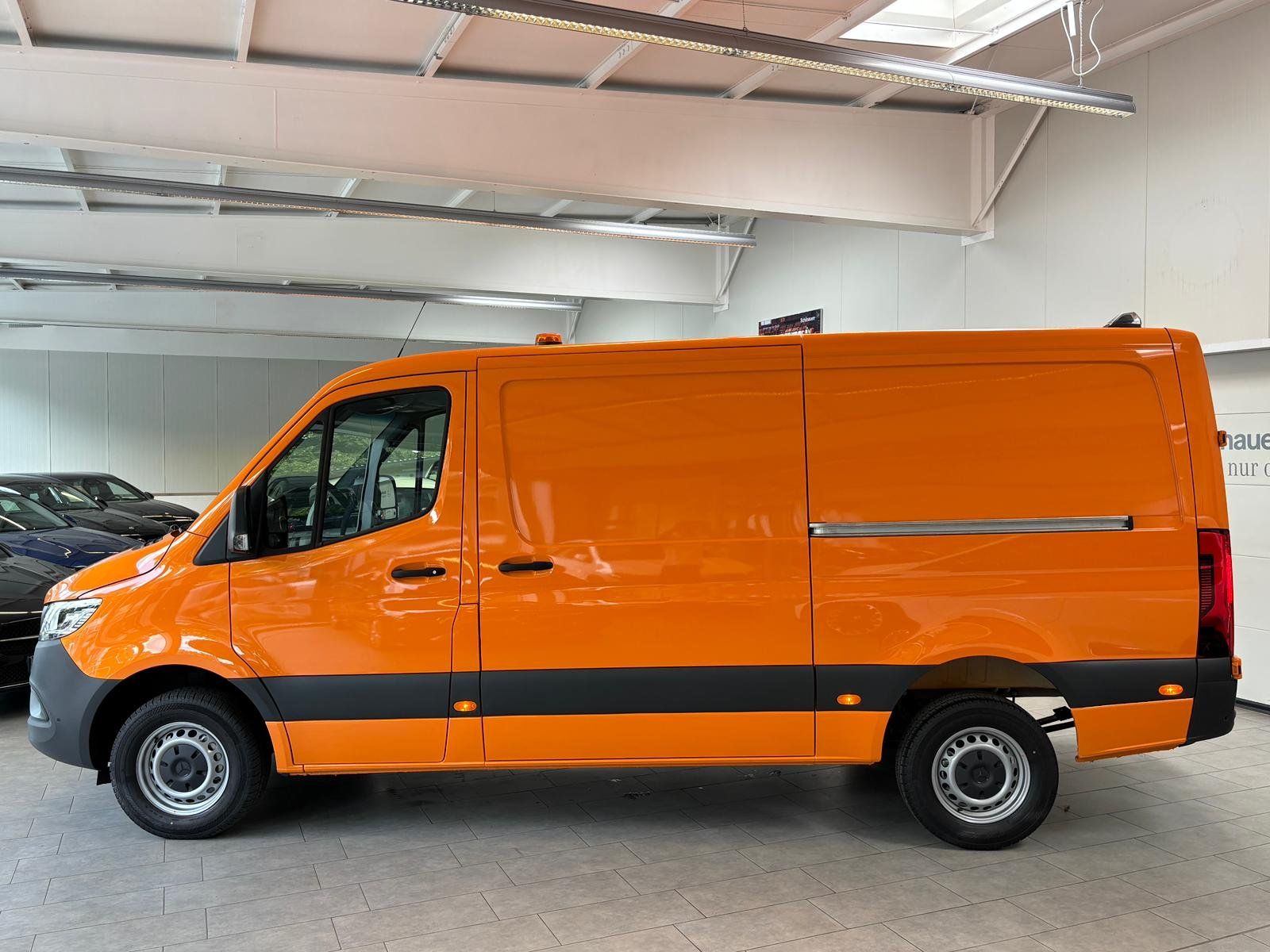 Fahrzeugabbildung Mercedes-Benz Sprinter 319 CDI KA L2H1 BASIS ROHRREINIGER LED