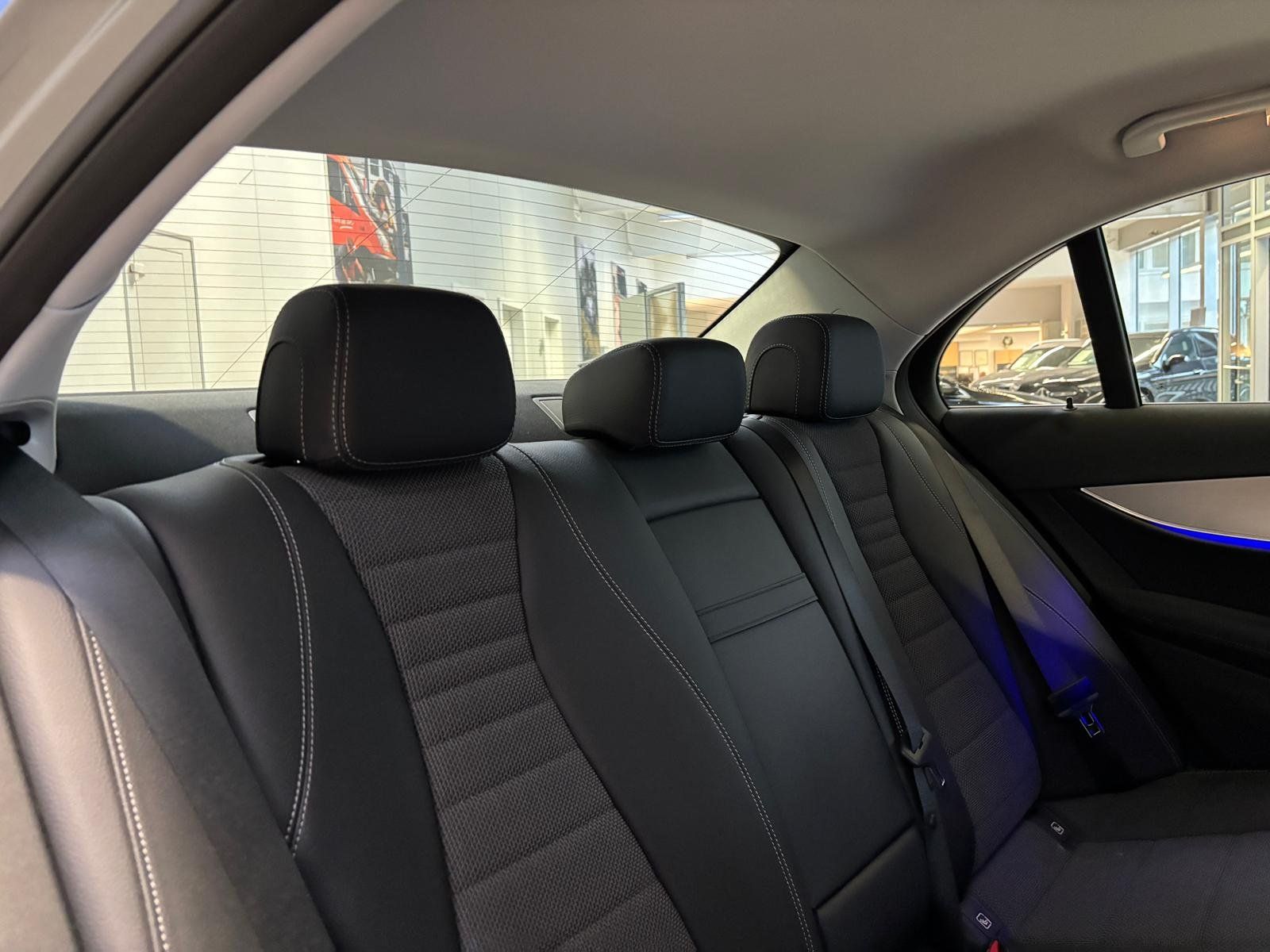 Fahrzeugabbildung Mercedes-Benz E 220d Avantgarde AHK+360°+TOTW+AMBIENTE+LED+DAB