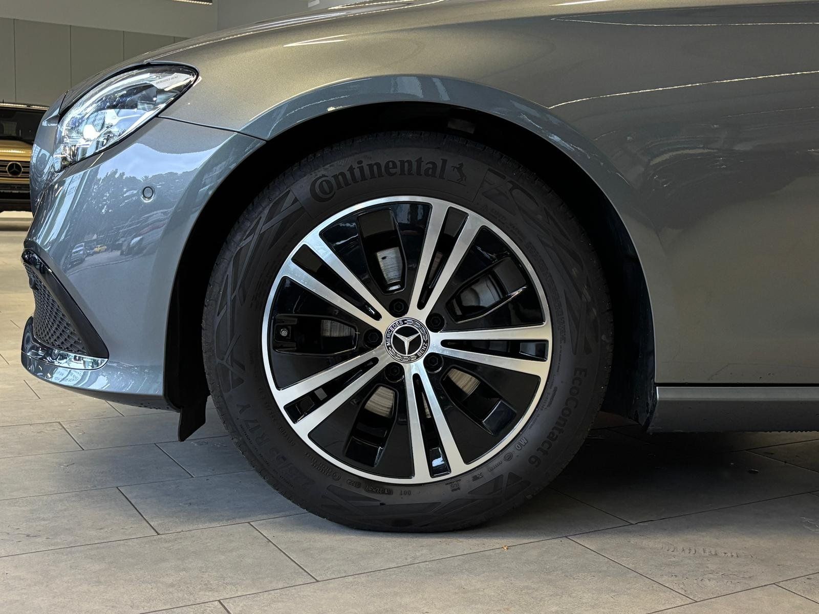 Fahrzeugabbildung Mercedes-Benz E 220d Avantgarde AHK+360°+TOTW+AMBIENTE+LED+DAB