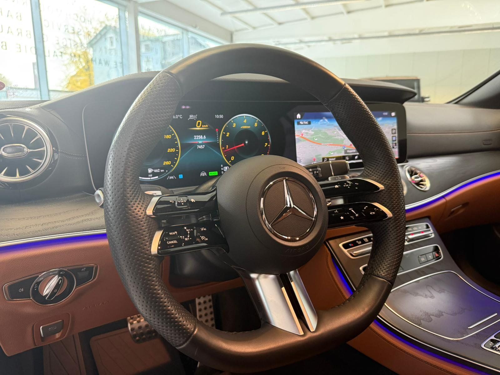Fahrzeugabbildung Mercedes-Benz E 200 Cabrio AMG+DISTR+MEMORY+NIGHT+BURMES+360°