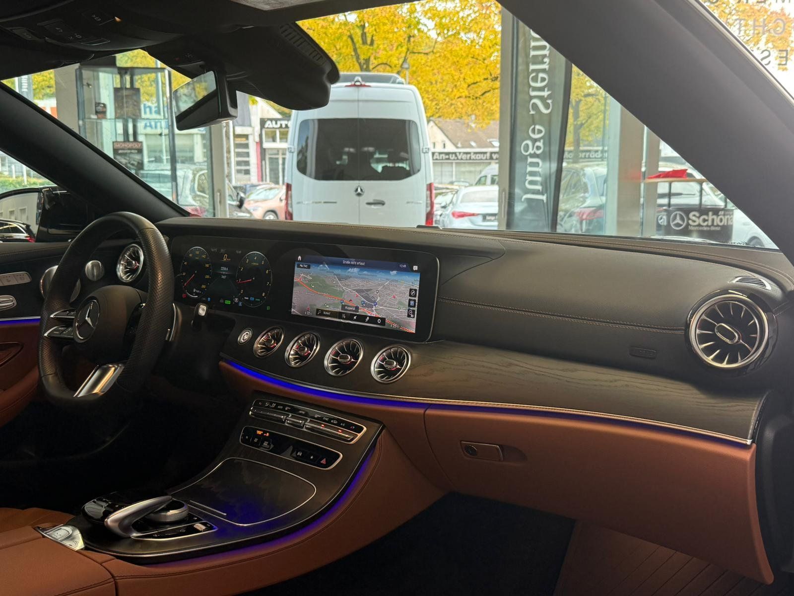 Fahrzeugabbildung Mercedes-Benz E 200 Cabrio AMG+DISTR+MEMORY+NIGHT+BURMES+360°
