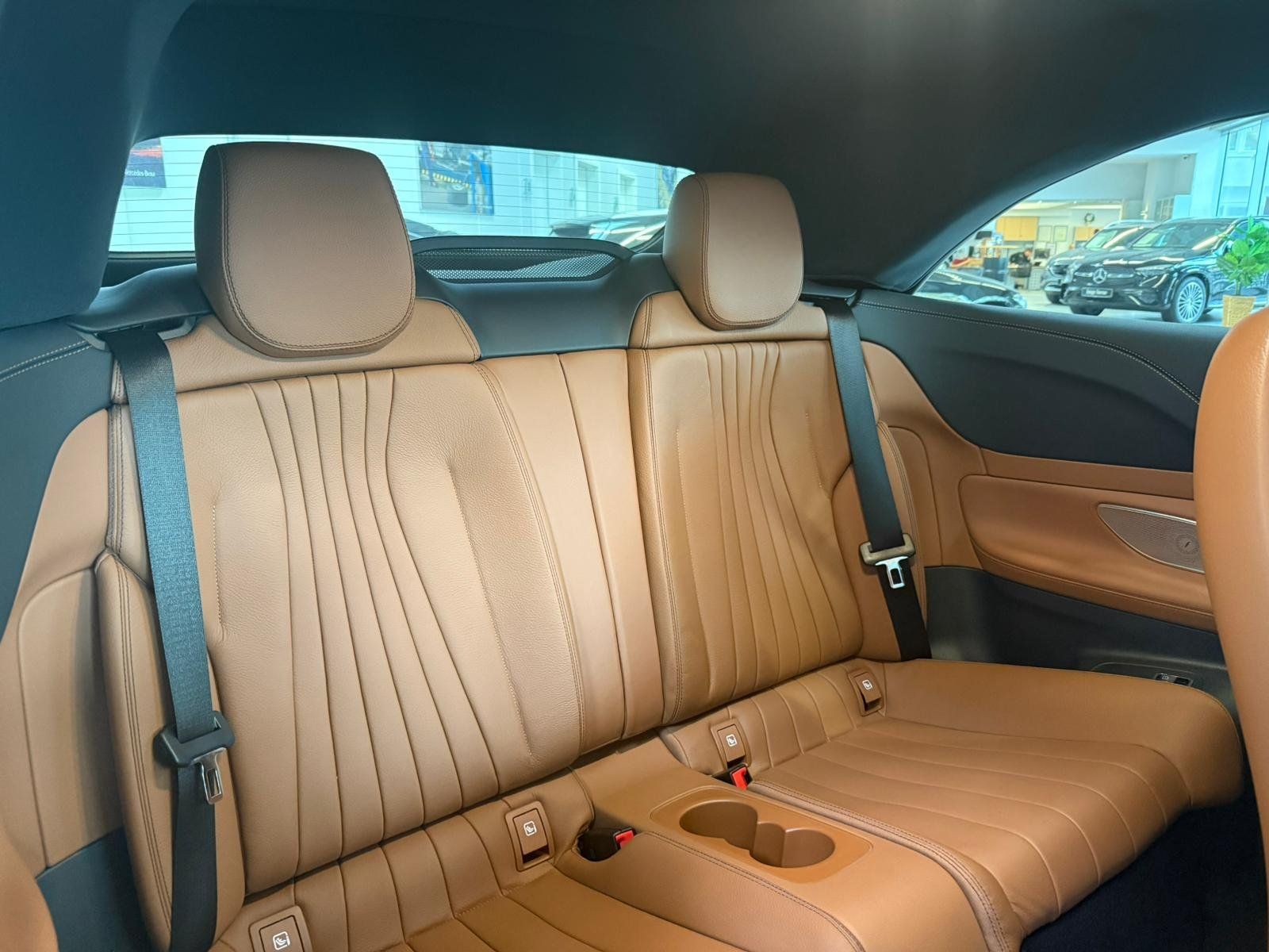 Fahrzeugabbildung Mercedes-Benz E 200 Cabrio AMG+DISTR+MEMORY+NIGHT+BURMES+360°