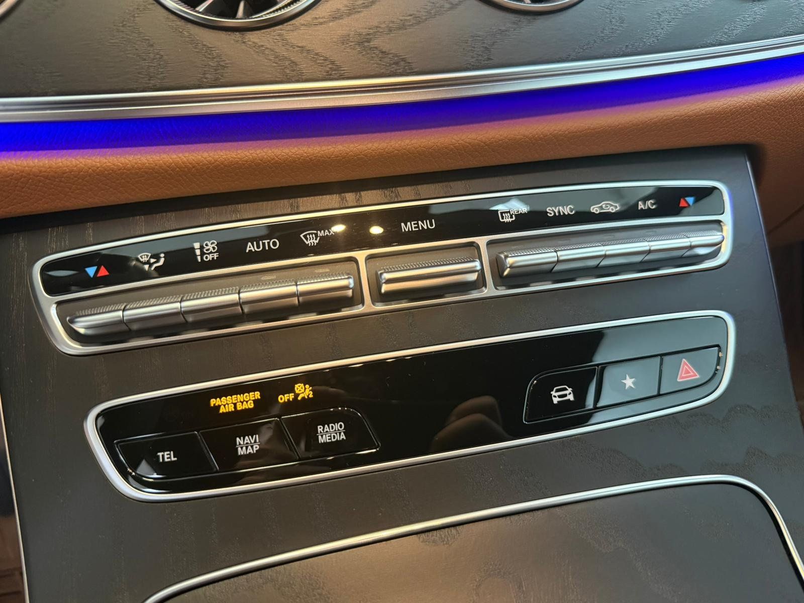Fahrzeugabbildung Mercedes-Benz E 200 Cabrio AMG+DISTR+MEMORY+NIGHT+BURMES+360°