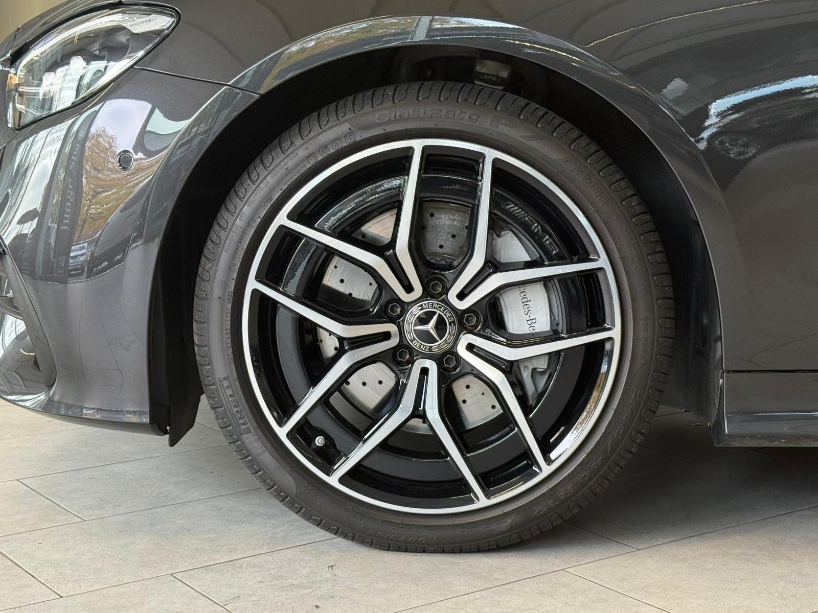 Fahrzeugabbildung Mercedes-Benz E 200 Cabrio AMG+DISTR+MEMORY+NIGHT+BURMES+360°