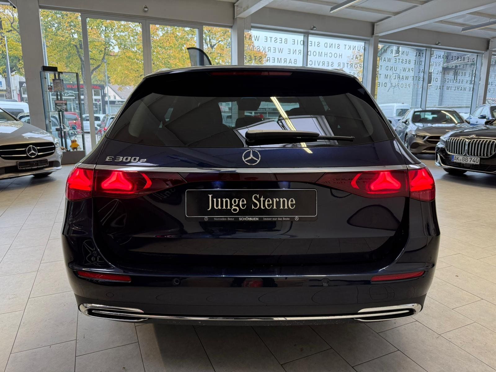 Fahrzeugabbildung Mercedes-Benz E 300 e T AHK+BURMESTER+SHZFOND+PRIVACY+FAP+