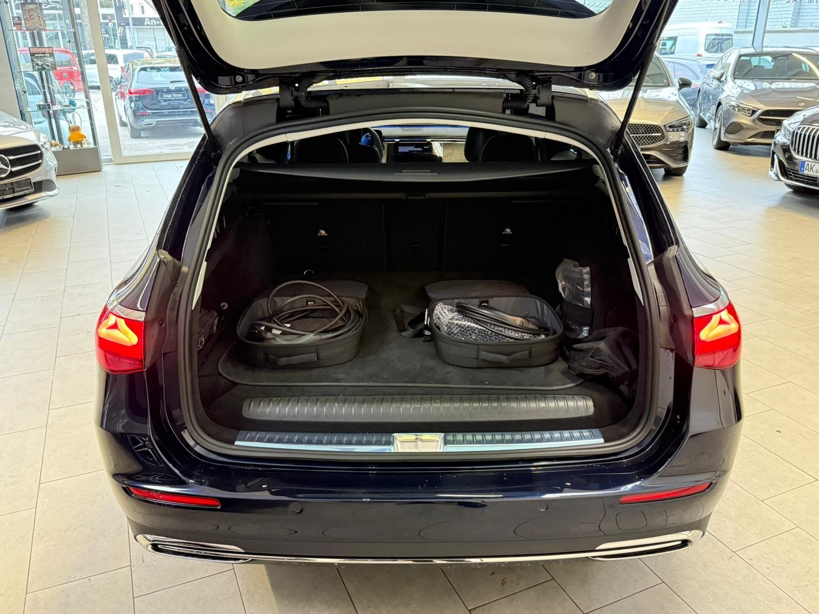 Fahrzeugabbildung Mercedes-Benz E 300 e T AHK+BURMESTER+SHZFOND+PRIVACY+FAP+