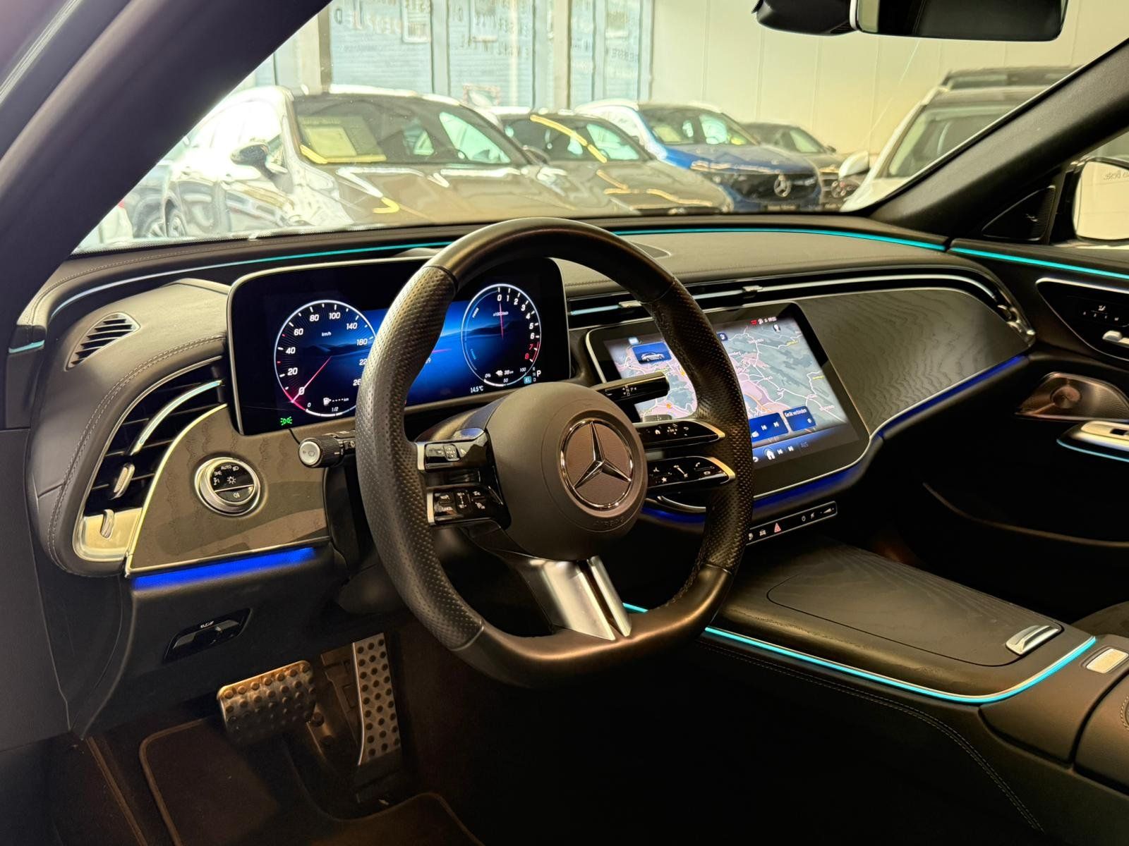 Fahrzeugabbildung Mercedes-Benz E 300e T AMG+PANO+DISTR+HUD+AHK+BURM4D+DIGITAL