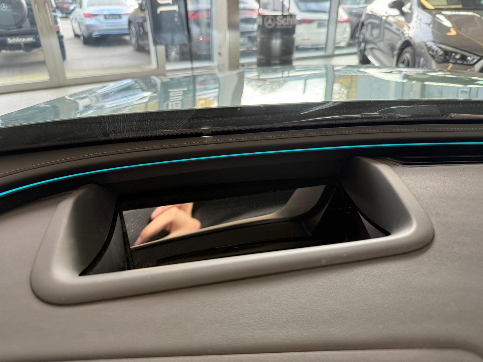 Fahrzeugabbildung Mercedes-Benz E 300e T AMG+PANO+DISTR+HUD+AHK+BURM4D+DIGITAL