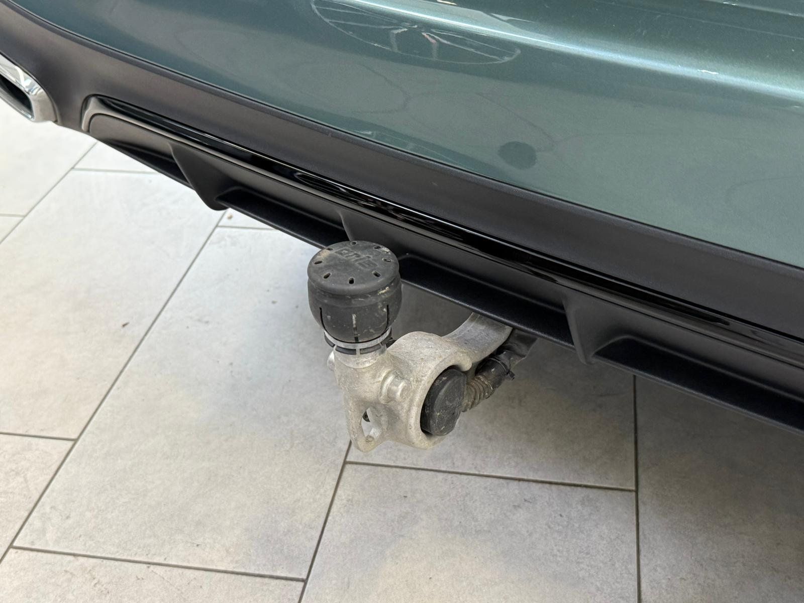 Fahrzeugabbildung Mercedes-Benz E 300e T AMG+PANO+DISTR+HUD+AHK+BURM4D+DIGITAL