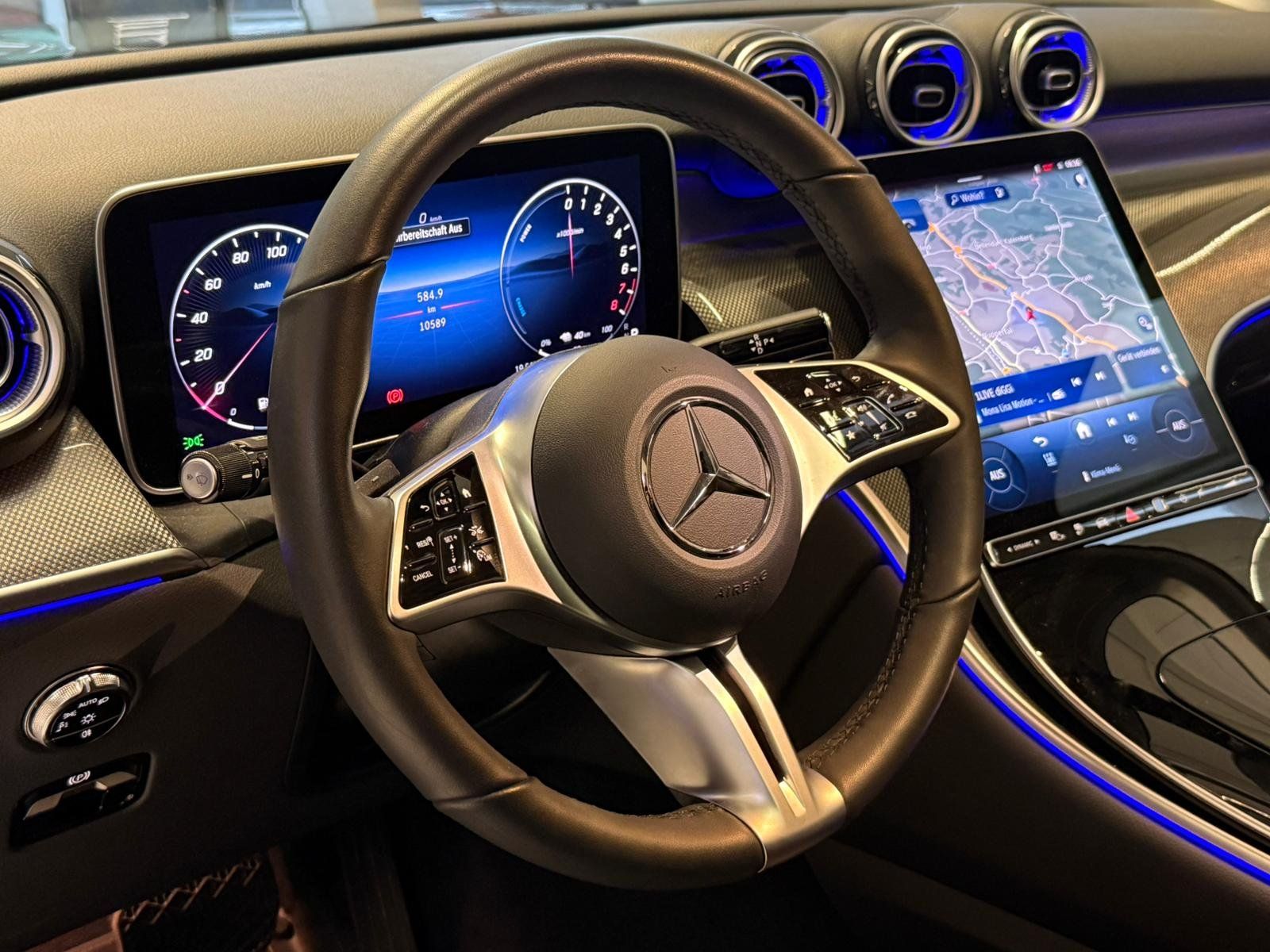 Fahrzeugabbildung Mercedes-Benz GLC 300 e 4M PANORAMA+AHK+MEMORY+CARPLAY+WINTER