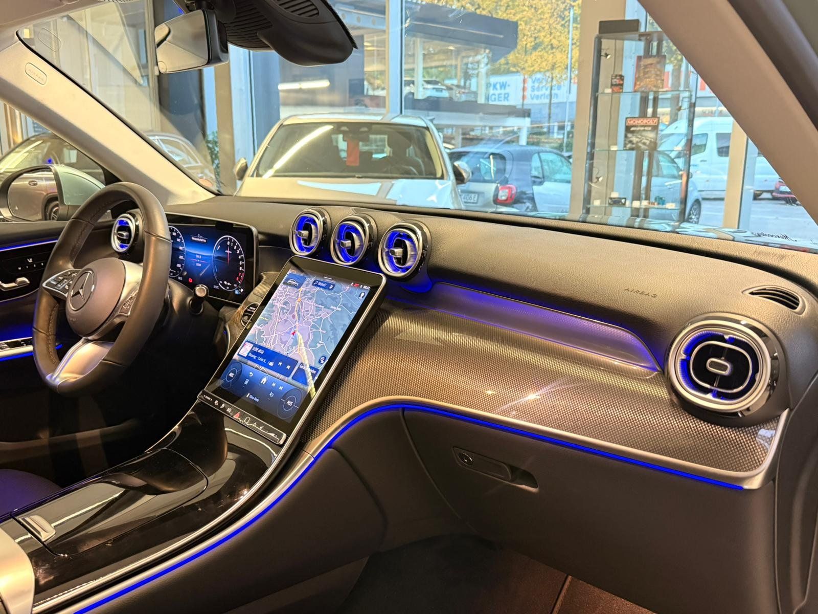 Fahrzeugabbildung Mercedes-Benz GLC 300 e 4M PANORAMA+AHK+MEMORY+CARPLAY+WINTER