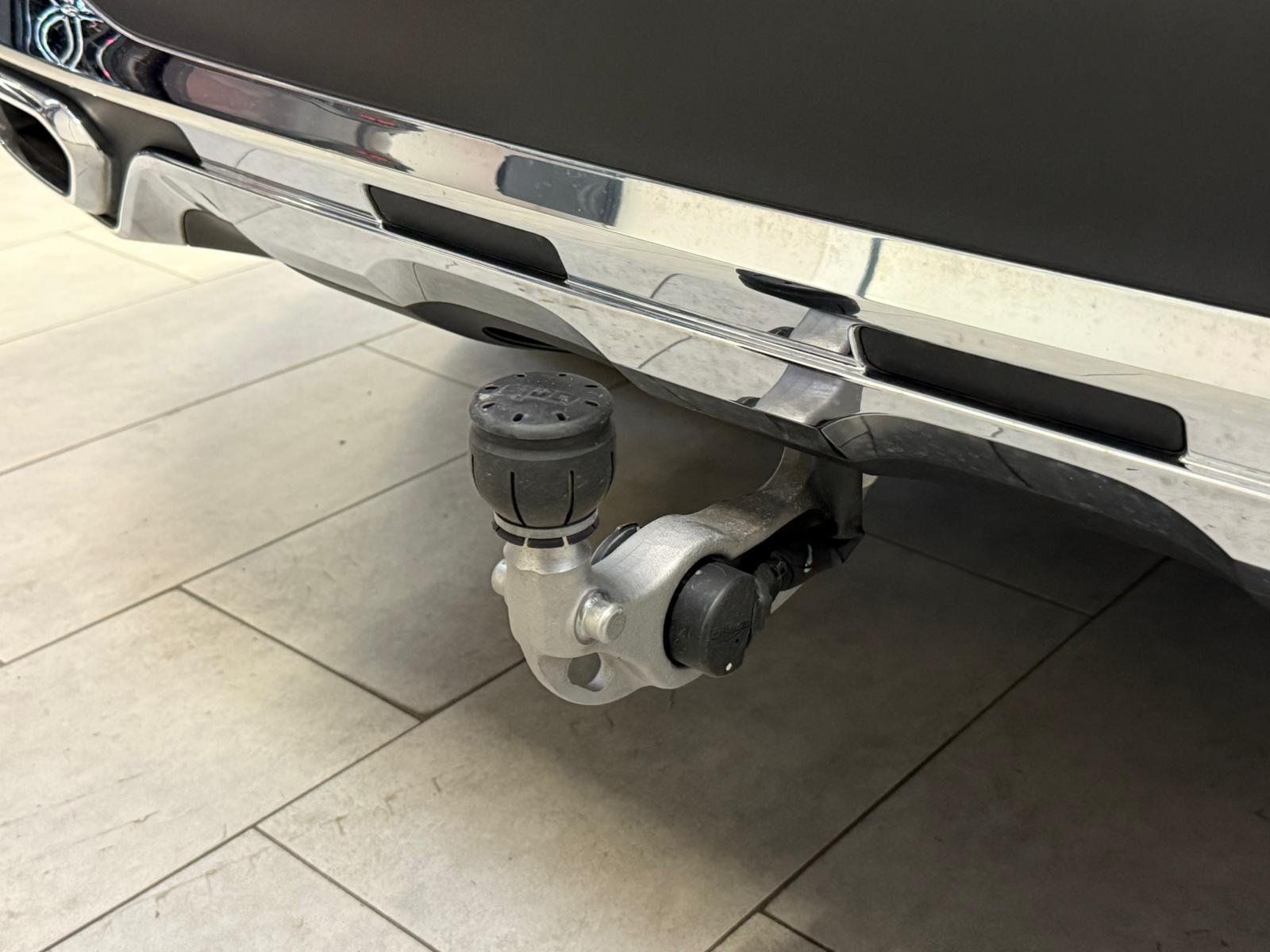 Fahrzeugabbildung Mercedes-Benz GLC 300 e 4M PANORAMA+AHK+MEMORY+CARPLAY+WINTER