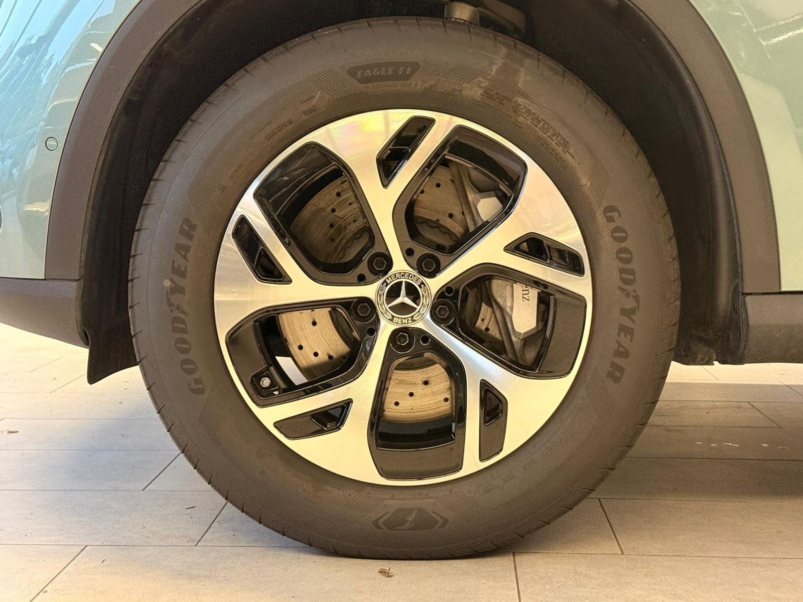 Fahrzeugabbildung Mercedes-Benz GLC 300 e 4M PANORAMA+AHK+MEMORY+CARPLAY+WINTER